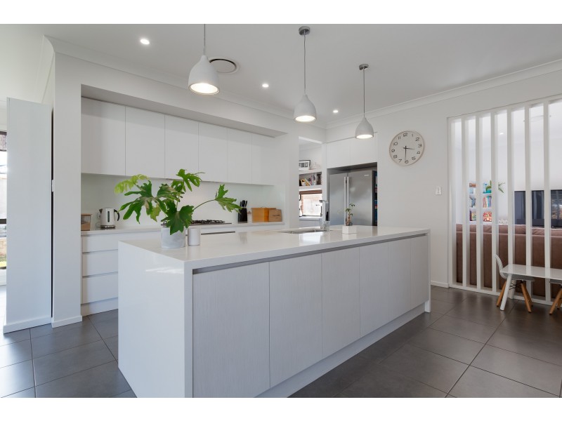 17 Kinnavane Road, North Rothbury NSW 2335