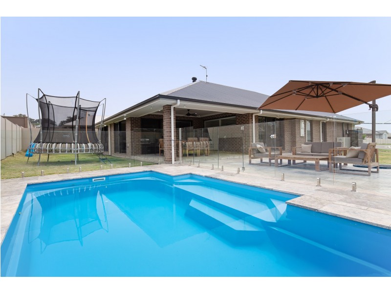 18 Ainsworth Cresent, North Rothbury NSW 2335