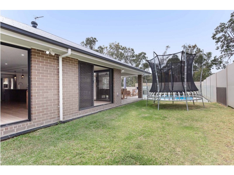 18 Ainsworth Cresent, North Rothbury NSW 2335