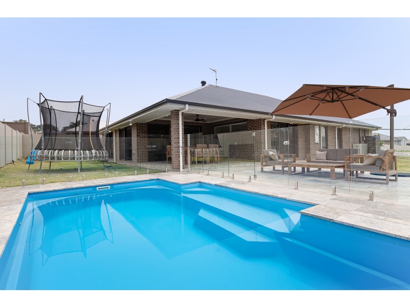 18 Ainsworth crescent, North Rothbury NSW 2335