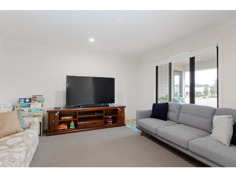 6 Abberton Parkway, North Rothbury NSW 2335