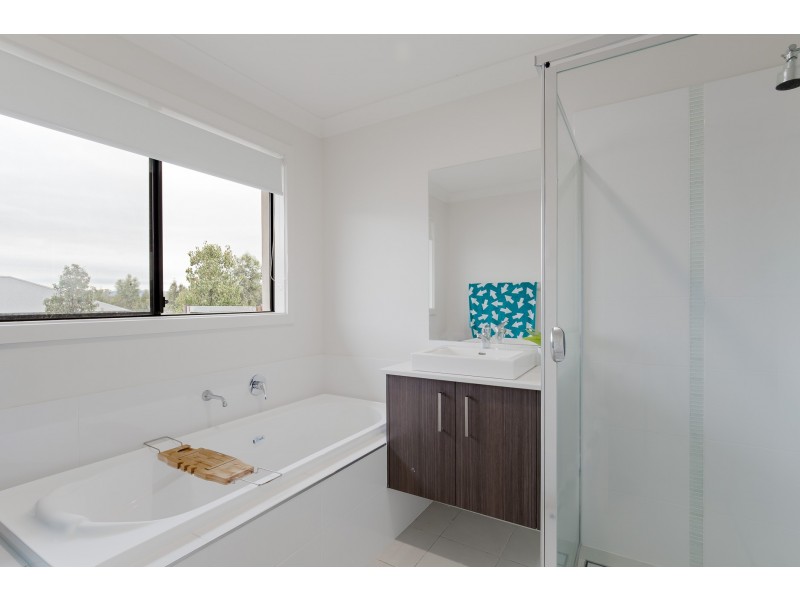 6 Abberton Parkway, North Rothbury NSW 2335