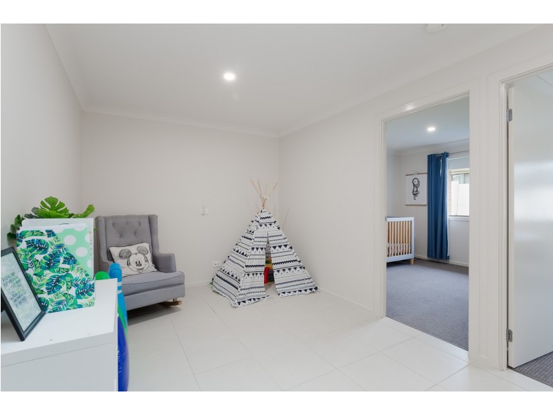 6 Abberton Parkway, North Rothbury NSW 2335