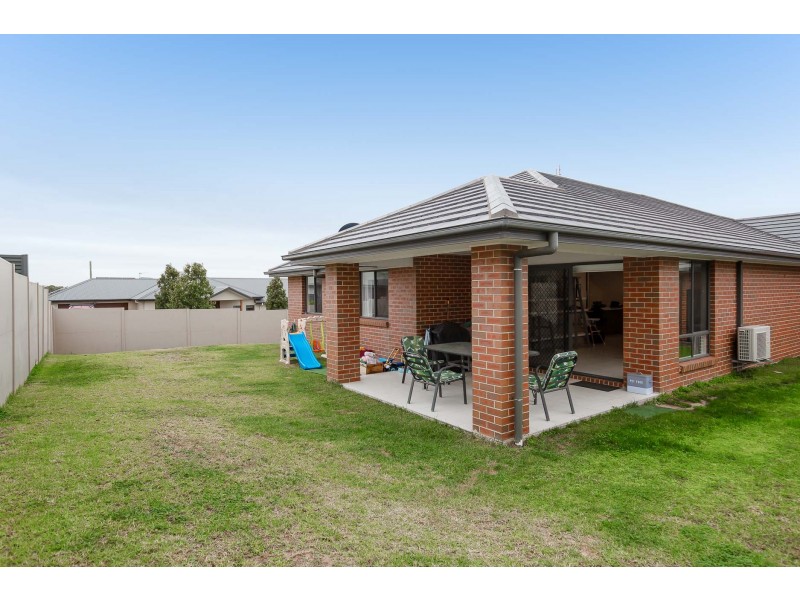 6 Abberton Parkway, North Rothbury NSW 2335