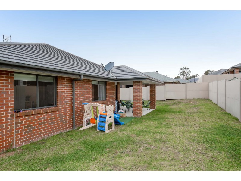 6 Abberton Parkway, North Rothbury NSW 2335