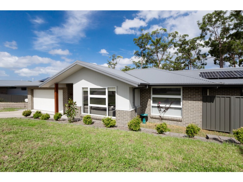 77 Portland Drive, Cameron Park NSW 2285