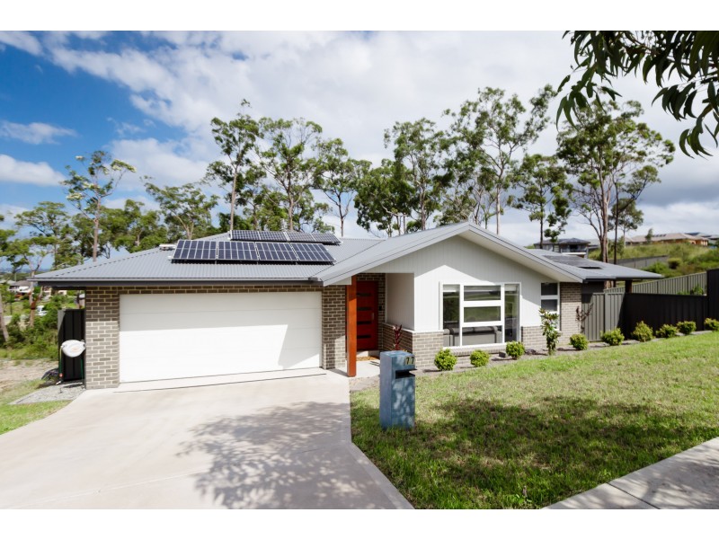 77 Portland Drive, Cameron Park NSW 2285