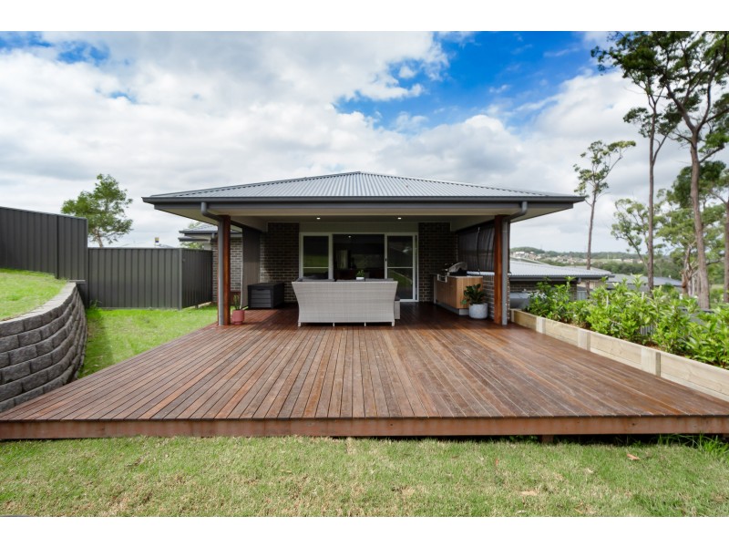 77 Portland Drive, Cameron Park NSW 2285