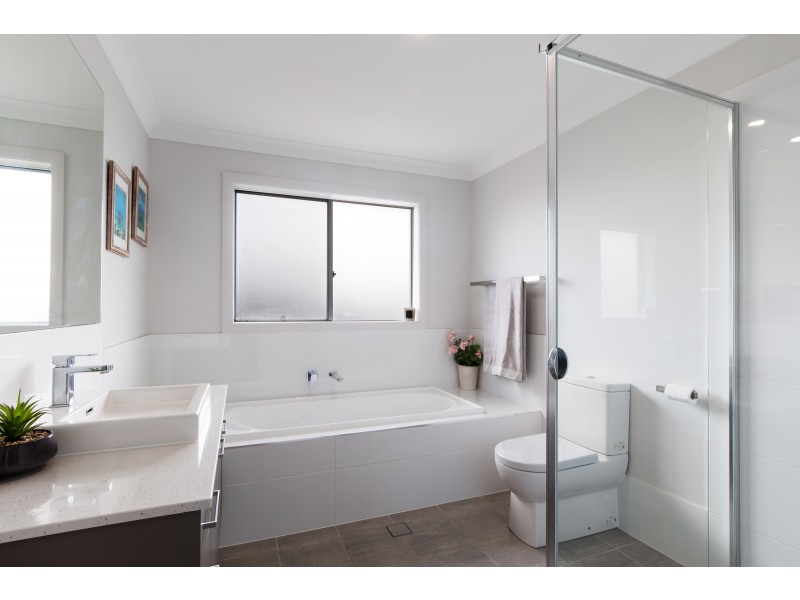 77 Portland Drive, Cameron Park NSW 2285