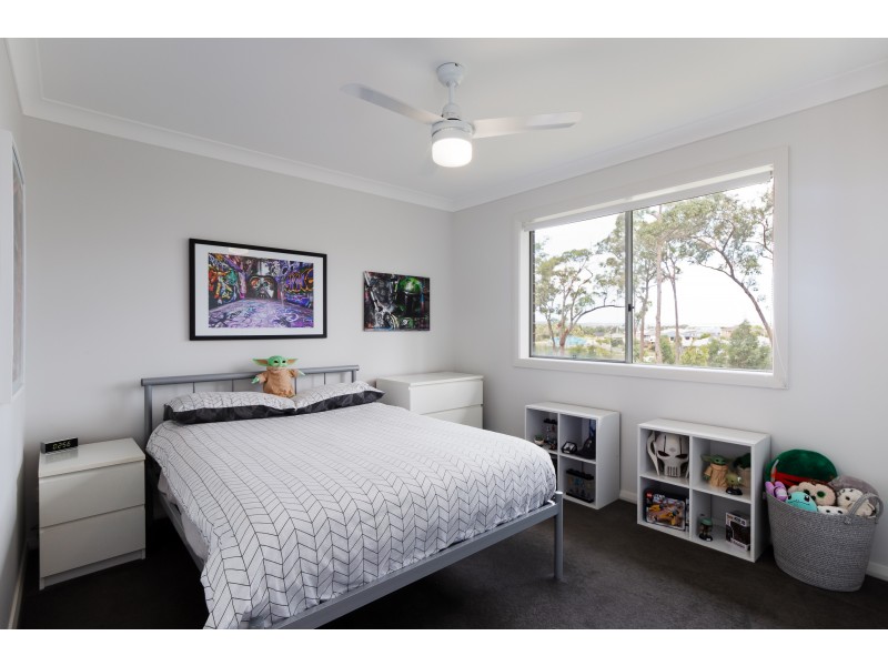 77 Portland Drive, Cameron Park NSW 2285