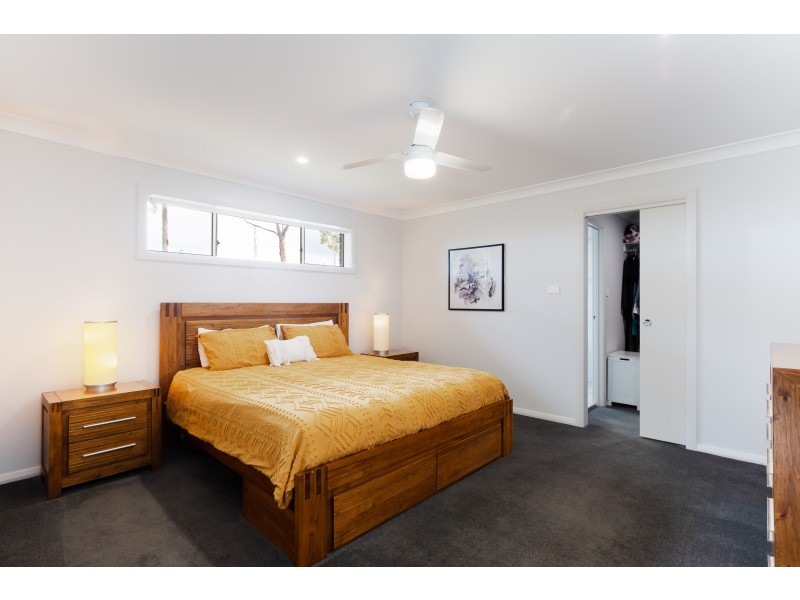 77 Portland Drive, Cameron Park NSW 2285