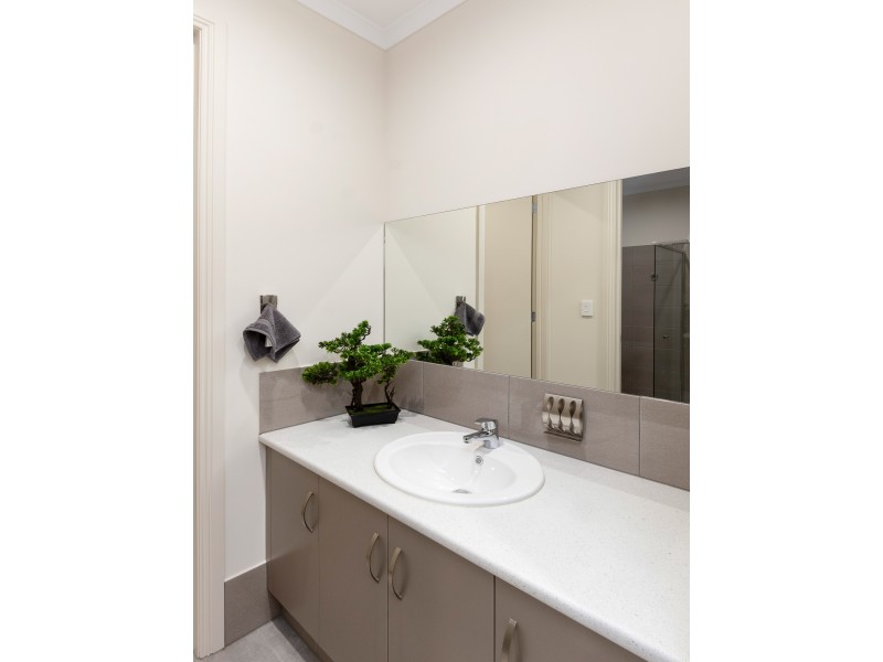 14 Amblemead Drive, Mount Barker SA 5251