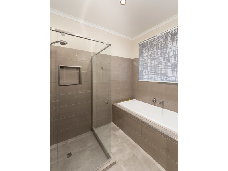 14 Amblemead Drive, Mount Barker SA 5251