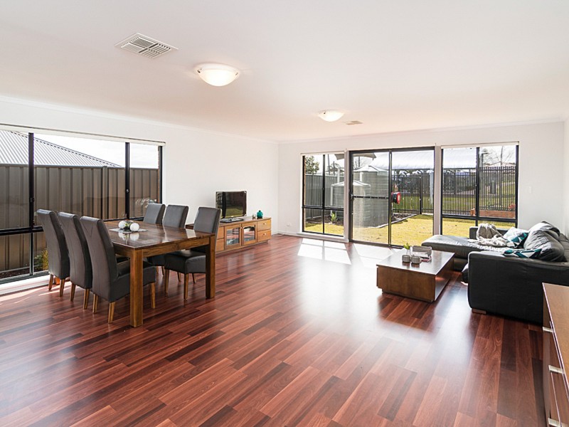 32 Carlson Street, Mount Barker SA 5251