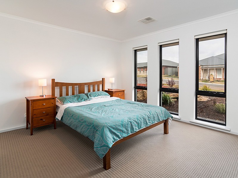 32 Carlson Street, Mount Barker SA 5251