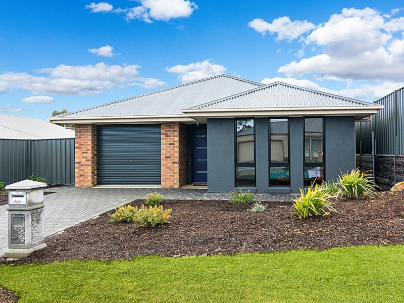 32 Carlson Street, Mount Barker SA 5251