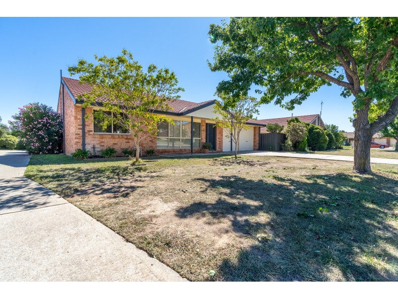5/1 Walker Crescent, Jerrabomberra NSW 2619