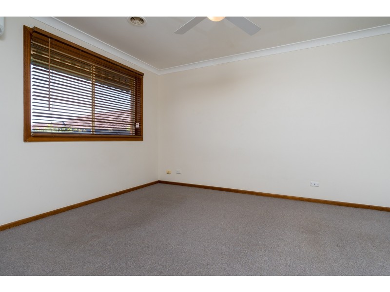 5/1 Walker Crescent, Jerrabomberra NSW 2619