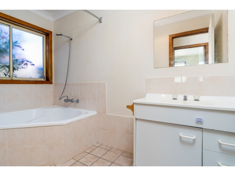5/1 Walker Crescent, Jerrabomberra NSW 2619