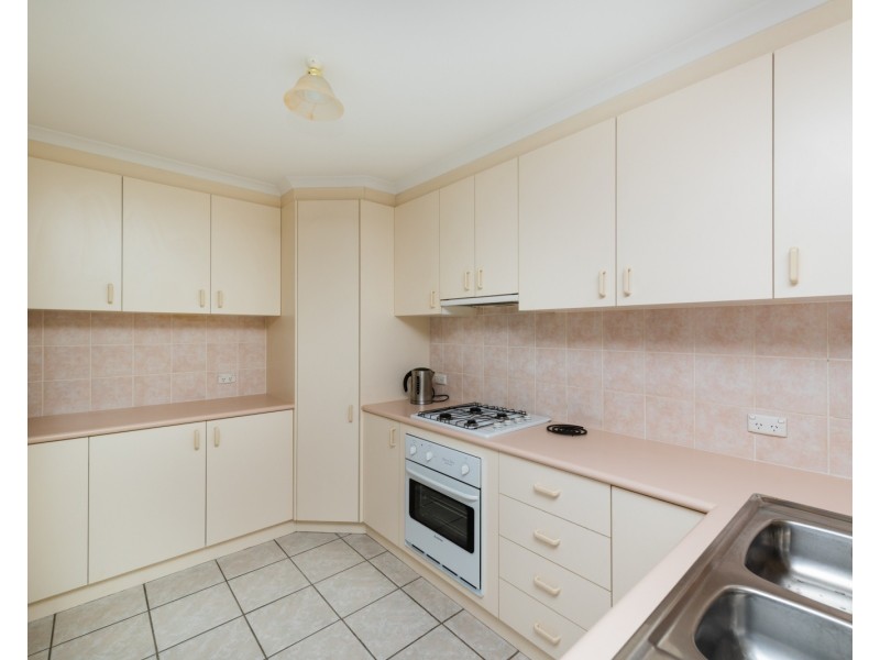 19 Rosewood Glen, Jerrabomberra NSW 2619