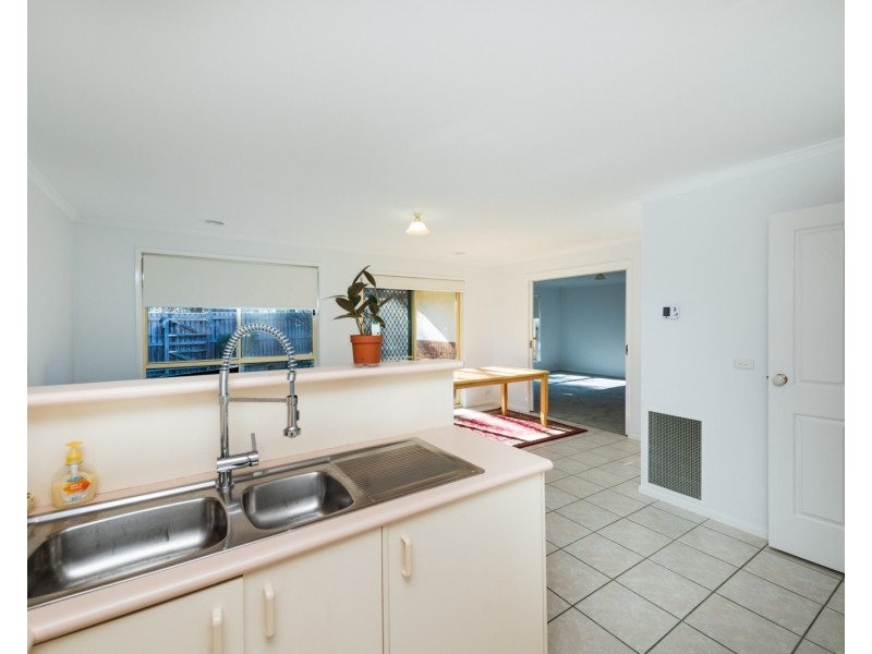 19 Rosewood Glen, Jerrabomberra NSW 2619