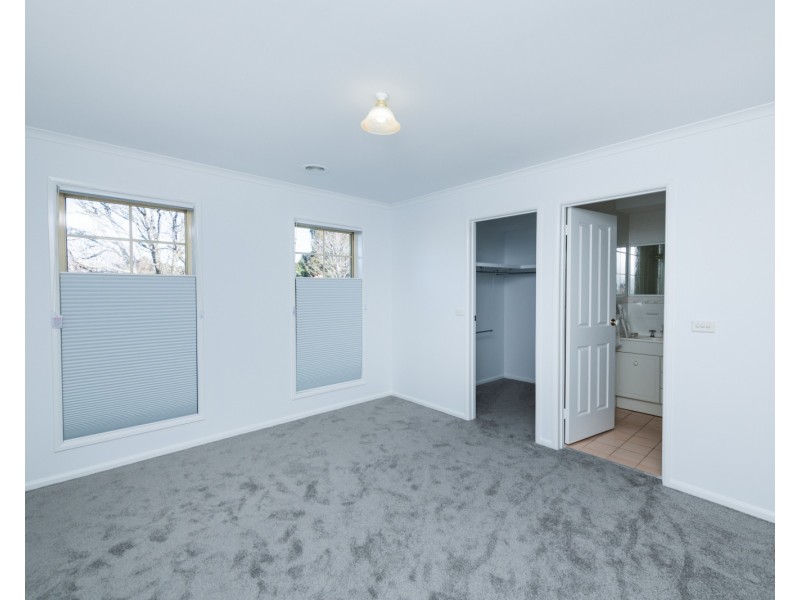 19 Rosewood Glen, Jerrabomberra NSW 2619