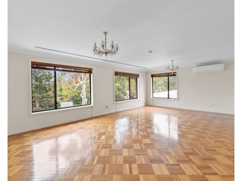 98 Hopetoun Circuit, Yarralumla ACT 2600