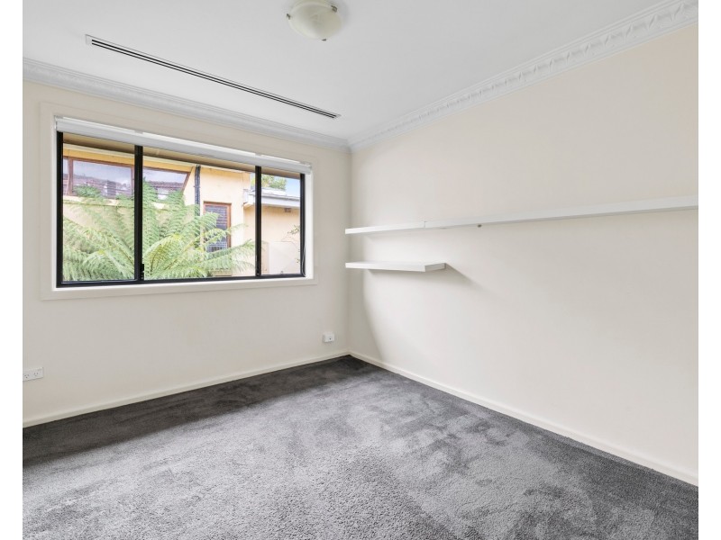 98 Hopetoun Circuit, Yarralumla ACT 2600