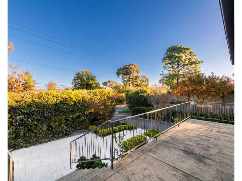 3 Birdwood Street, Hughes ACT 2605