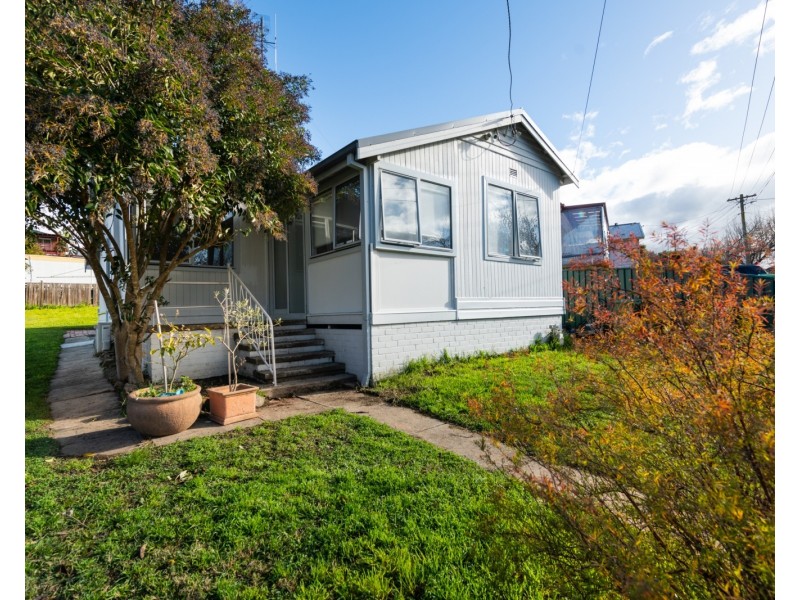 26 Sunnybar Parade, Karabar NSW 2620