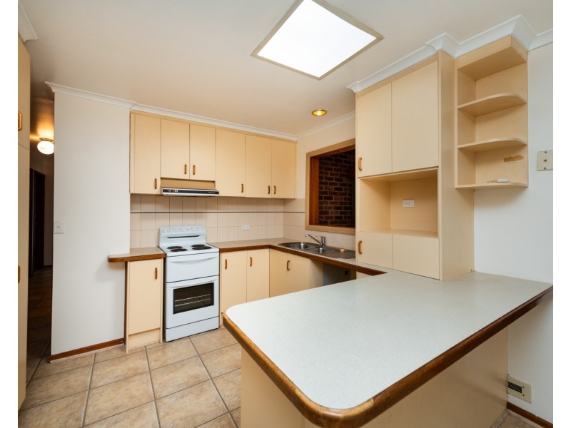 136 Cooma Street, Karabar NSW 2620