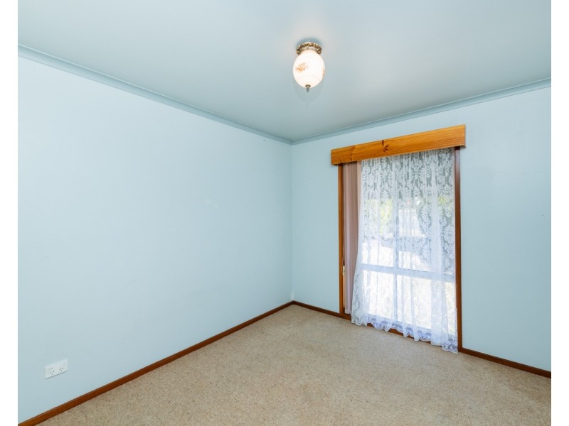 136 Cooma Street, Karabar NSW 2620