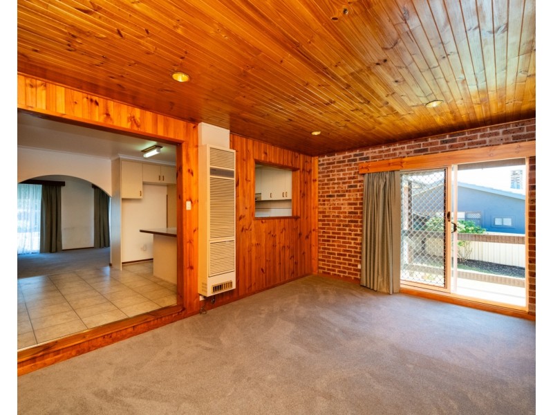 136 Cooma Street, Karabar NSW 2620