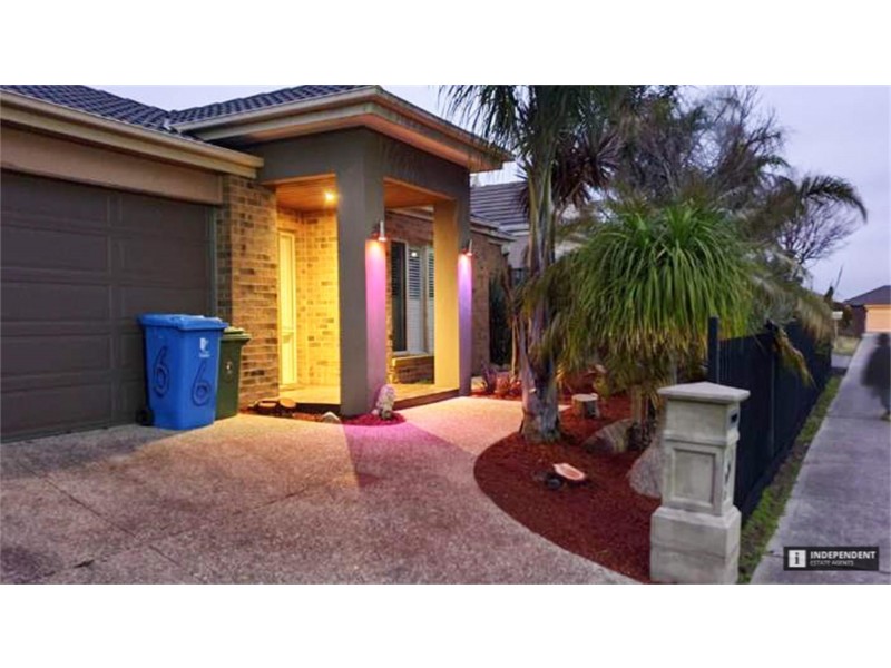 6 Aisbett Close, Lynbrook VIC 3975