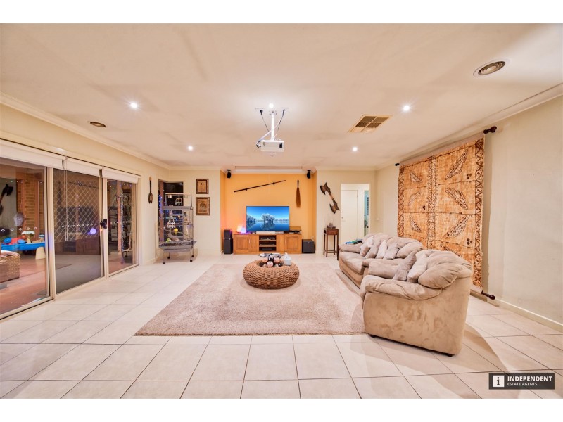 6 Aisbett Close, Lynbrook VIC 3975