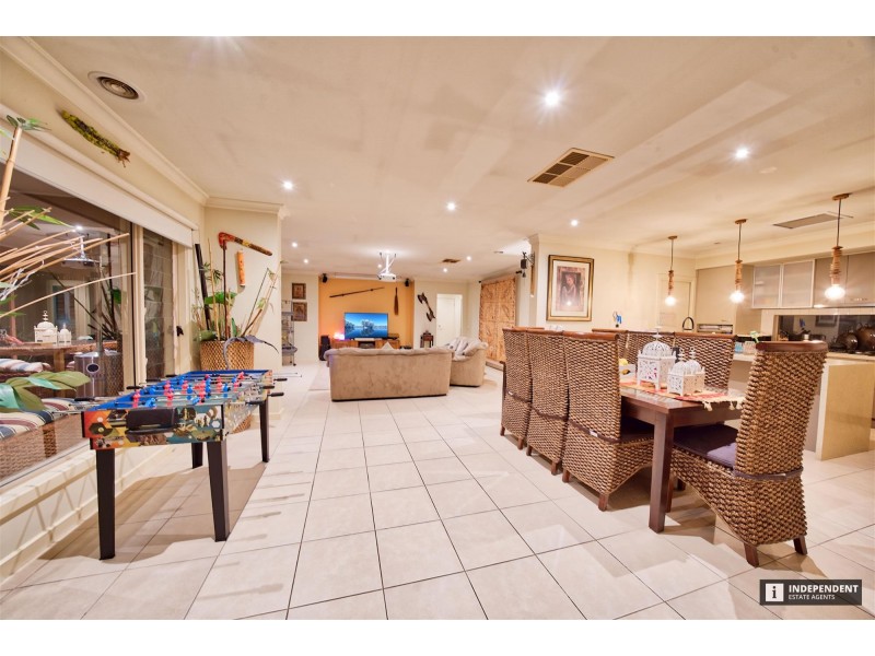 6 Aisbett Close, Lynbrook VIC 3975