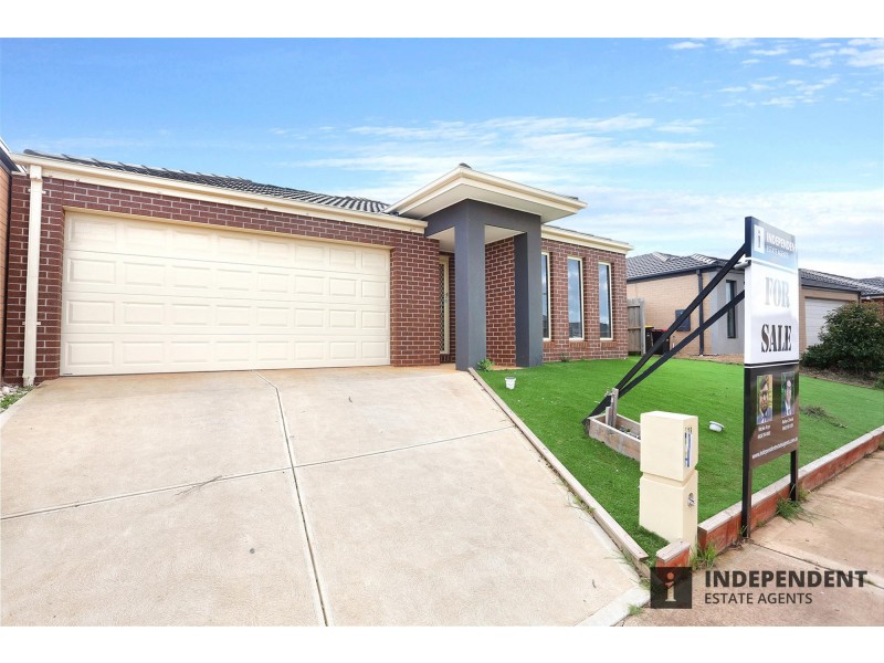 28  Clement Way, Melton South VIC 3338