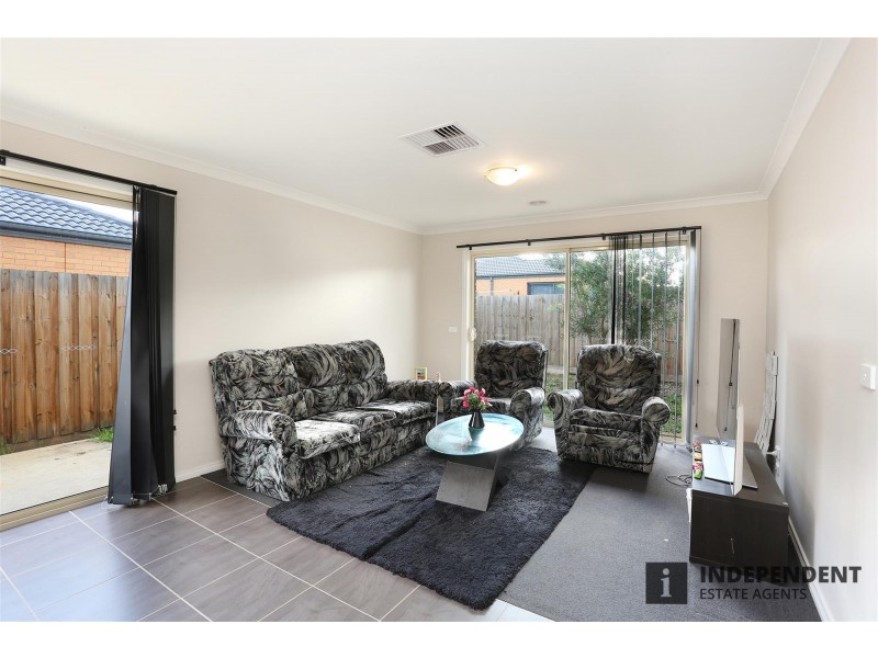 28  Clement Way, Melton South VIC 3338