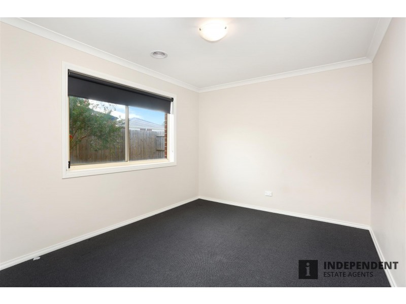 28  Clement Way, Melton South VIC 3338