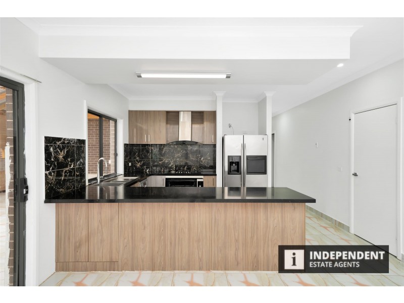 20 Canterbury cct, Melton South VIC 3338