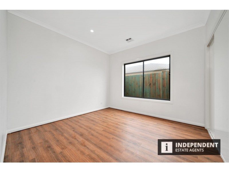 20 Canterbury cct, Melton South VIC 3338