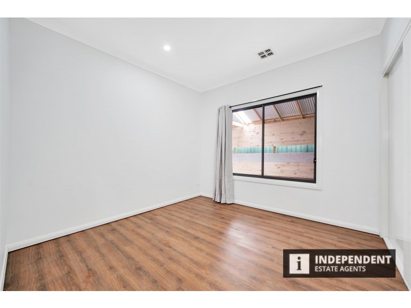 20 Canterbury cct, Melton South VIC 3338