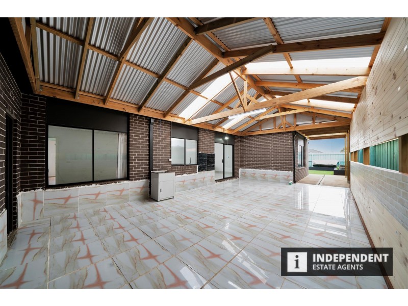 20 Canterbury cct, Melton South VIC 3338