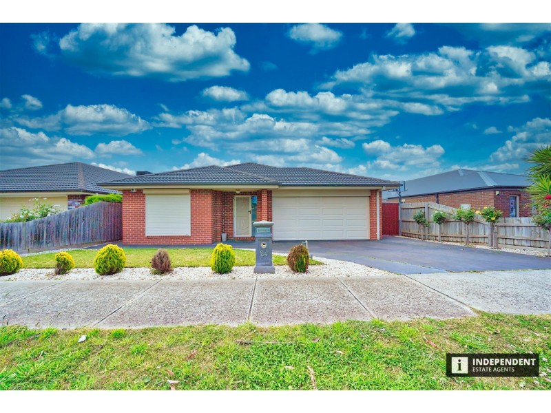 24 Kingsfield drive, Lynbrook VIC 3975