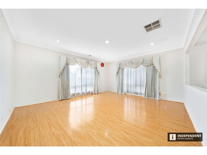 24 Kingsfield drive, Lynbrook VIC 3975