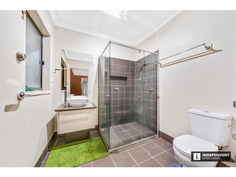 24 Kingsfield drive, Lynbrook VIC 3975