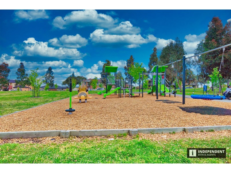 24 Kingsfield drive, Lynbrook VIC 3975