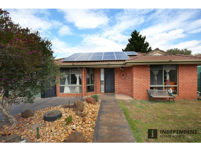 18 Flinders road, Melton South VIC 3338