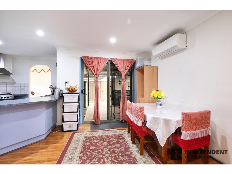 18 Flinders road, Melton South VIC 3338