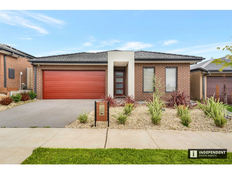 268 Heather Grove, Clyde North VIC 3978